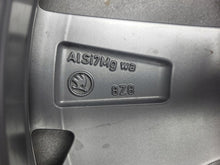 Laden Sie das Bild in den Galerie-Viewer, 1x Alufelge 18 Zoll 7.5" 5x112 40ET Glanz Silber 57H601025 Skoda Kodiaq FEL1843676667tc