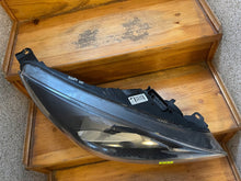 Laden Sie das Bild in den Galerie-Viewer, Frontscheinwerfer Ford Focus F1EB-13W029-EB Rechts Scheinwerfer Headlight SCH2414277781pa