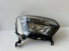 Load image into Gallery viewer, Frontscheinwerfer Renault Master 260105567R Rechts Scheinwerfer Headlight SCH9611519206ij