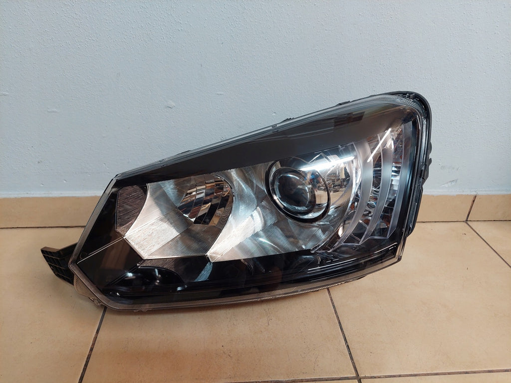 Frontscheinwerfer Skoda Yeti 5L1941015C Xenon Links Scheinwerfer Headlight
