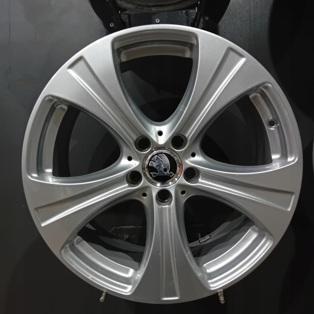 4x Alufelge 18 Zoll 8.0" 5x112 38ET A2534010800 Mercedes-Benz Superb Iii FEL9268433281tb