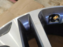 Load image into Gallery viewer, 1x Alufelge 19 Zoll 8.0&quot; 5x114.3 51ET 52910-S1330 Hyundai Santa I Fe Rim Wheel