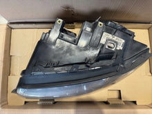 Laden Sie das Bild in den Galerie-Viewer, Frontscheinwerfer Audi A4 B6 8E0941003S Xenon Links Scheinwerfer Headlight SCH4628520516md