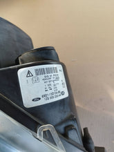 Load image into Gallery viewer, Frontscheinwerfer Ford Mondeo III 6M2113D154DK Rechts Scheinwerfer Headlight SCH4050883264nf