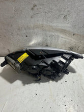 Load image into Gallery viewer, Frontscheinwerfer VW Passat Cc 3C8941752 Rechts Scheinwerfer Headlight SCH9226401004fc