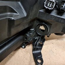 Laden Sie das Bild in den Galerie-Viewer, Frontscheinwerfer Toyota Corolla 8111002T51 LED Rechts Scheinwerfer Headlight