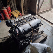 Load image into Gallery viewer, Motor BMW E31 E32 M70B50 5.0 300PS 220kW Benzin Engine Unkomplett