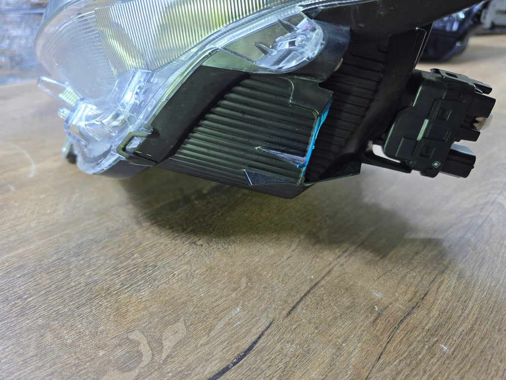 Frontscheinwerfer Mitsubishi Space Star W5335 Ein Stück (Rechts oder Links)