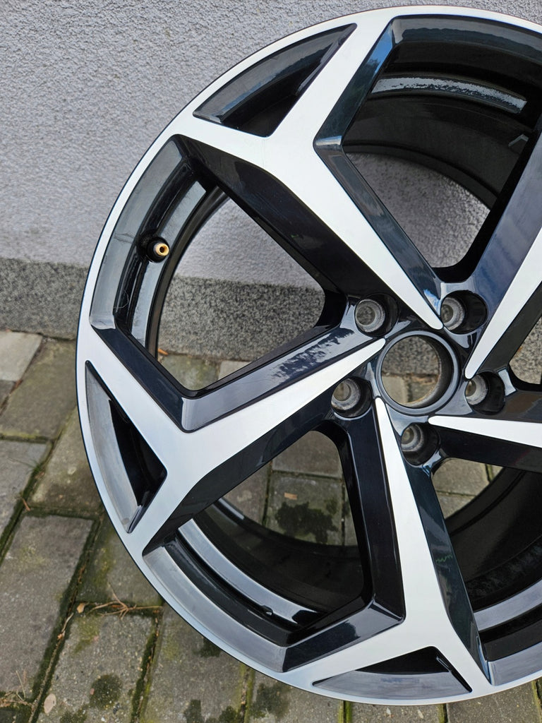 1x Alufelge 18 Zoll 8.0" 5x112 44ET 3G0601025BG VW Rim Wheel FEL5427582903ao