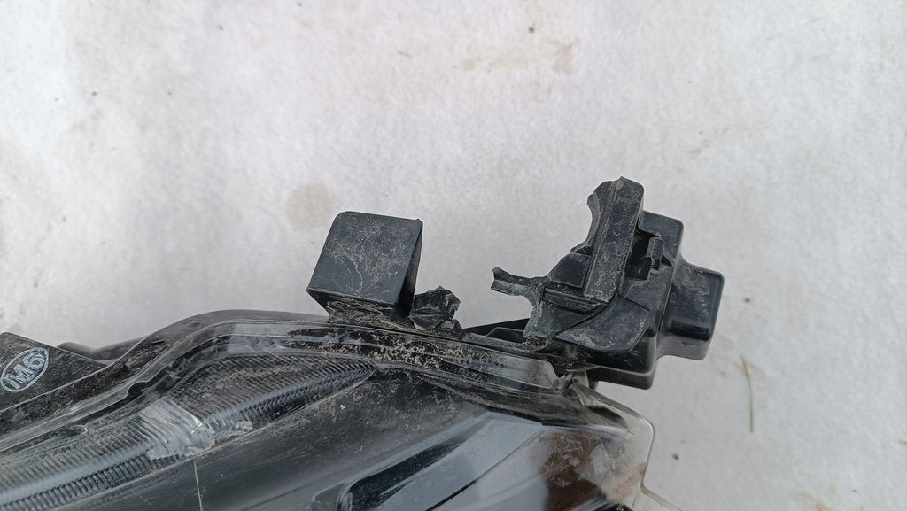 Frontscheinwerfer Mazda 2 D43N-51030 LED Rechts Scheinwerfer Headlight