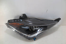 Laden Sie das Bild in den Galerie-Viewer, Frontscheinwerfer Toyota Aygo BNE2434 Links Scheinwerfer Headlight SCH7100458986jd