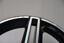 Laden Sie das Bild in den Galerie-Viewer, 1x Alufelge 18 Zoll 7.5&quot; 5x112 44ET A2054019500 Mercedes-Benz A205 Rim Wheel