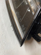Laden Sie das Bild in den Galerie-Viewer, Frontscheinwerfer Skoda Superb III 3V1941016D LED Rechts Scheinwerfer Headlight