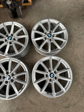 Laden Sie das Bild in den Galerie-Viewer, 4x Alufelge 17 Zoll 7.5" 5x112 52ET Silber 6856061- BMW Rim Wheel FEL7060244336fx