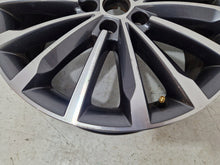 Laden Sie das Bild in den Galerie-Viewer, 1x Alufelge 18 Zoll 7.0" 5x112 57A601025N Skoda Karoq Rim Wheel FEL3219285767kp