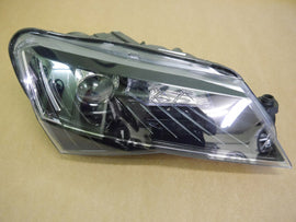 Frontscheinwerfer Skoda Superb III 3V1941016B Xenon Rechts Headlight
