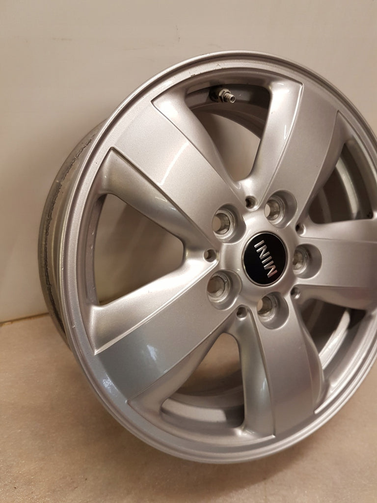 1x Alufelge 15 Zoll 5.5" 5x112 46ET Glanz Silber 6855101 Mini F57 F56 F55