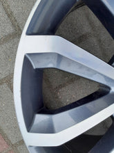 Load image into Gallery viewer, 1x Alufelge 17 Zoll 7.0" 5x112 49ET Glanz Grau 5E0601025BC Mg Octavia I FEL7849444106xx