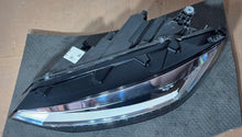 Laden Sie das Bild in den Galerie-Viewer, Frontscheinwerfer VW Touran 5TB941081A Links Scheinwerfer Headlight SCH3136380306ex