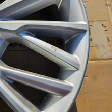 Laden Sie das Bild in den Galerie-Viewer, 1x Alufelge 18 Zoll 7.0" 5x114.3 50ET Silber PW457-10004 Toyota Chr C-Hr FEL7954534983th