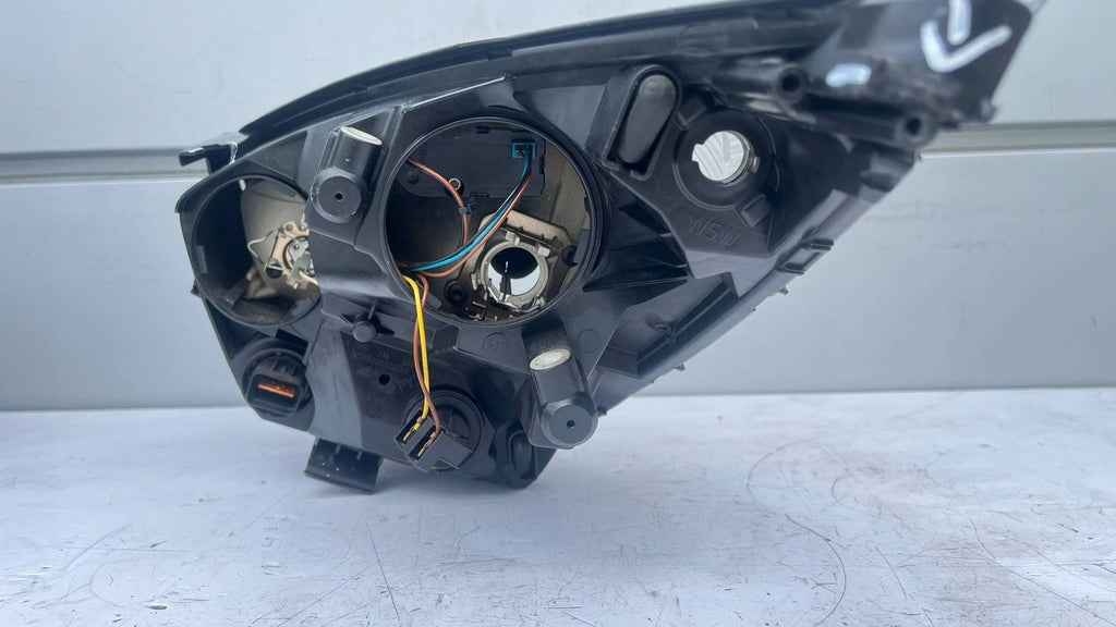 Frontscheinwerfer Kia Venga 921021P000 Rechts Scheinwerfer Headlight