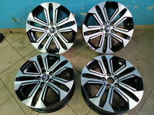 Laden Sie das Bild in den Galerie-Viewer, 4x Alufelge 18 Zoll 7.0" 5x114.3 35ET Glanz Silber PW457-42003 Toyota Rav 4 I FEL8603314948yz