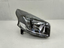 Laden Sie das Bild in den Galerie-Viewer, Frontscheinwerfer Opel Vivaro B 95527870 FALSE Scheinwerfer Headlight SCH5284151424pf