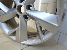 Load image into Gallery viewer, 1x Alufelge 19 Zoll 7.0" 5x112 43ET Glanz Silber 565601025M Skoda Kodiaq FEL2676577737az
