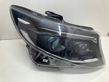 Laden Sie das Bild in den Galerie-Viewer, Frontscheinwerfer Mercedes-Benz W447 A4479068001 Rechts Scheinwerfer Headlight