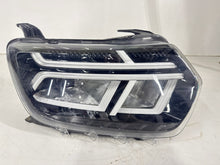 Laden Sie das Bild in den Galerie-Viewer, Frontscheinwerfer Dacia Duster 260106194R LED Rechts Scheinwerfer Headlight