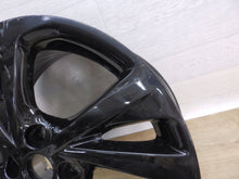 Laden Sie das Bild in den Galerie-Viewer, 1x Alufelge 17 Zoll 7.0&quot; 4x108 38ET Glanz Silber 9832281480 Opel Corsa F