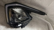 Load image into Gallery viewer, Frontscheinwerfer Kia Sportage R292112010 Links Scheinwerfer Headlight SCH8890065097ub
