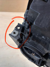 Laden Sie das Bild in den Galerie-Viewer, Frontscheinwerfer Mercedes-Benz W204 A2048205559 Xenon Links Headlight SCH3222101780fe