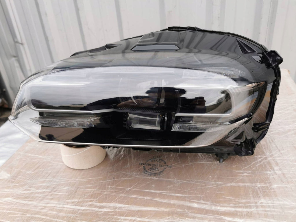 Frontscheinwerfer Porsche Taycan 9J1941031E-BAX Links Scheinwerfer Headlight SCH9818610956ie