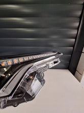 Laden Sie das Bild in den Galerie-Viewer, Frontscheinwerfer Toyota C-Hr Chr 81110-F4170-00 81110F417000 LED Rechts