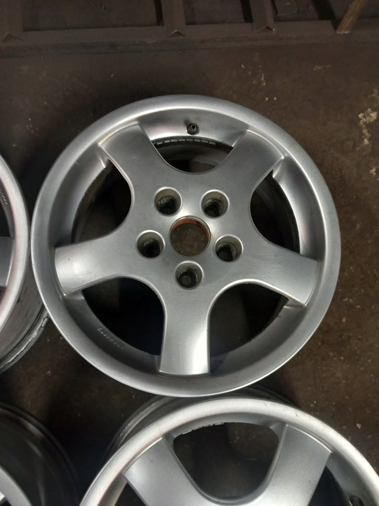 4x Alufelge 15 Zoll 6.5" 5x112 40ET KBA44882 Mercedes-Benz Octavia I Golf V FEL2616977301nu