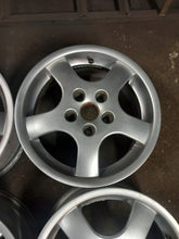 Load image into Gallery viewer, 4x Alufelge 15 Zoll 6.5" 5x112 40ET KBA44882 Mercedes-Benz Octavia I Golf V FEL2616977301nu