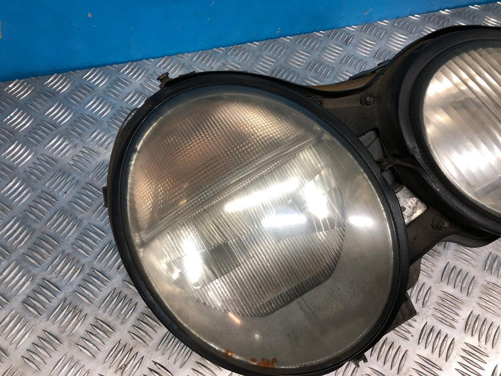 Frontscheinwerfer Mercedes-Benz W210 Xenon Rechts Scheinwerfer Headlight SCH7993313732dx