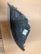 Laden Sie das Bild in den Galerie-Viewer, Frontscheinwerfer Volvo S40 31265694 Links Scheinwerfer Headlight SCH7248380805vy