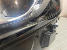 Laden Sie das Bild in den Galerie-Viewer, Frontscheinwerfer Mercedes-Benz W177 A1779064703 LED Links Headlight SCH7000621399ps