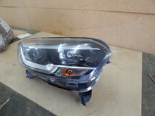 Load image into Gallery viewer, Frontscheinwerfer Renault Kadjar 260103903R Rechts Scheinwerfer Headlight SCH6967933552kj