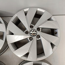 Laden Sie das Bild in den Galerie-Viewer, 4x Alufelge 17 Zoll 6.5" 5x112 46ET 5H0601025B VW Golf VIII Touran I Rim Wheel FEL6464216056pw