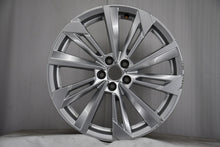 Laden Sie das Bild in den Galerie-Viewer, 1x Alufelge 18 Zoll 7.0" 5x100 39ET Glanz Silber 658601025P Skoda Scala Kamiq FEL1267727579jc