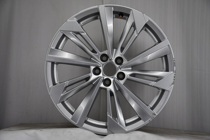 1x Alufelge 18 Zoll 7.0" 5x100 39ET Glanz Silber 658601025P Skoda Scala Kamiq FEL1267727579jc