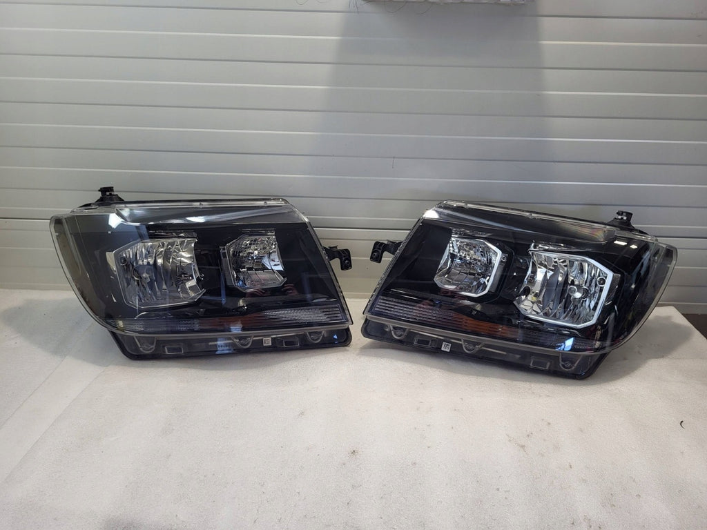 Frontscheinwerfer VW Crafter 7C1941005A 7C1941006A Ein Satz Headlight SCH3010902130rh