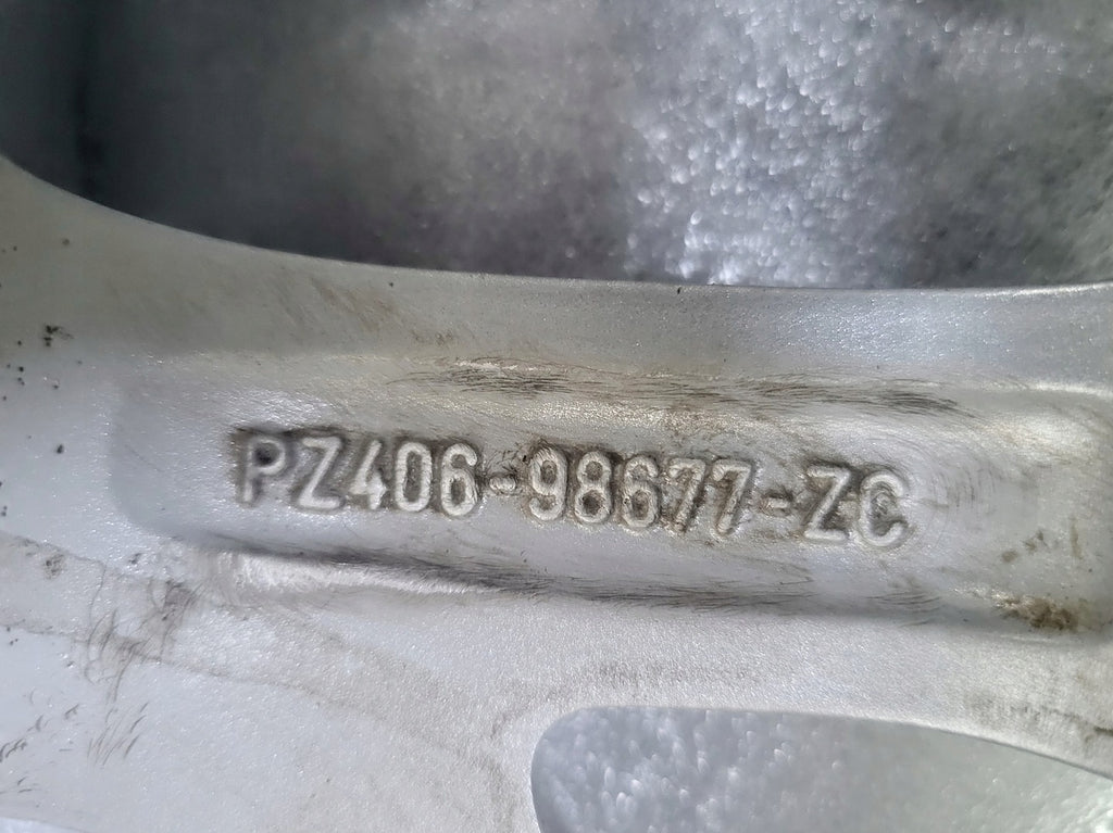 1x Alufelge 14 Zoll 4.5" 4x100 39ET PZ406-98677-ZC TD320-80268 Toyota Aygo