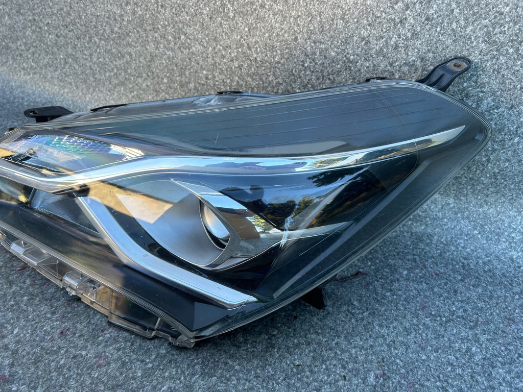 Frontscheinwerfer Toyota Yaris Links Scheinwerfer Headlight SCH2138419501eb