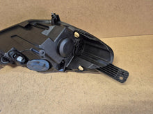 Laden Sie das Bild in den Galerie-Viewer, Frontscheinwerfer Ford Fiesta I L1BB13E015NB Links Scheinwerfer Headlight SCH4523358411eb