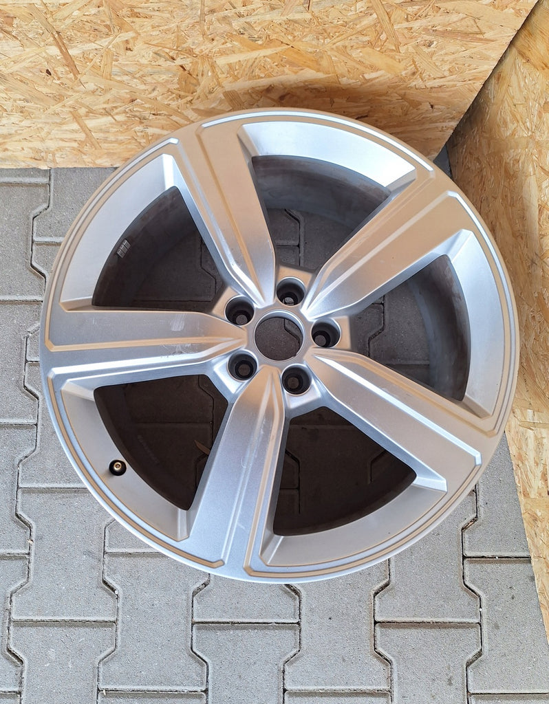 1x Alufelge 20 Zoll 9.0" 5x112 38ET Glanz Silber 4KE601025S Audi E Tron