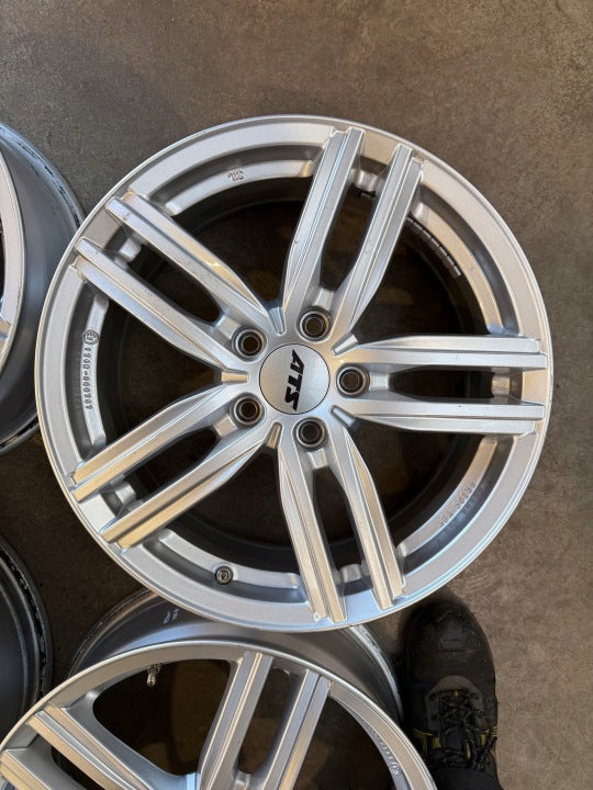 4x Alufelge 17 Zoll 7.0" 5x112 49ET Silber AT70749V21 Rim Wheel FEL9421050780vy